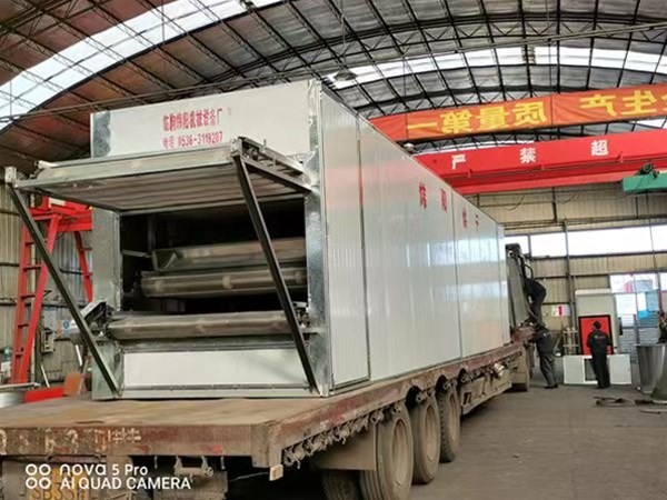 網帶式幹燥機中網帶的使用不（bú）宜過度張（zhāng）緊